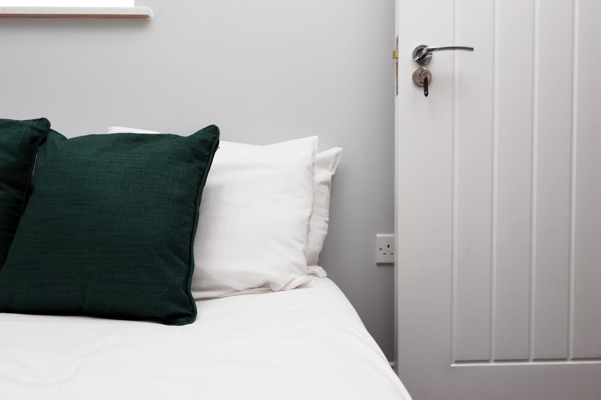 En-Suite Double Rooms, Smart Tv Comfy Style 래넬리 외부 사진