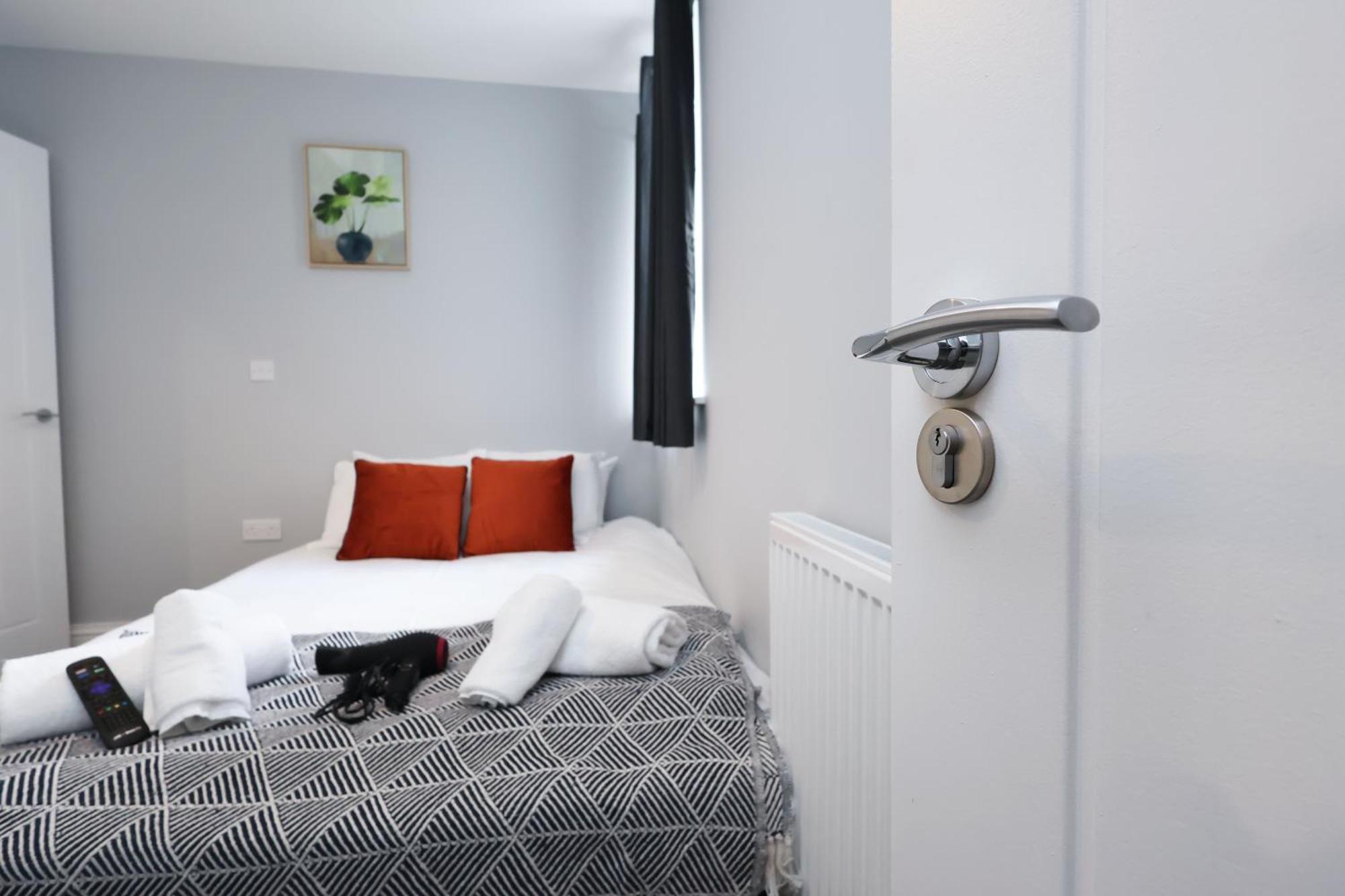 En-Suite Double Rooms, Smart Tv Comfy Style 래넬리 외부 사진