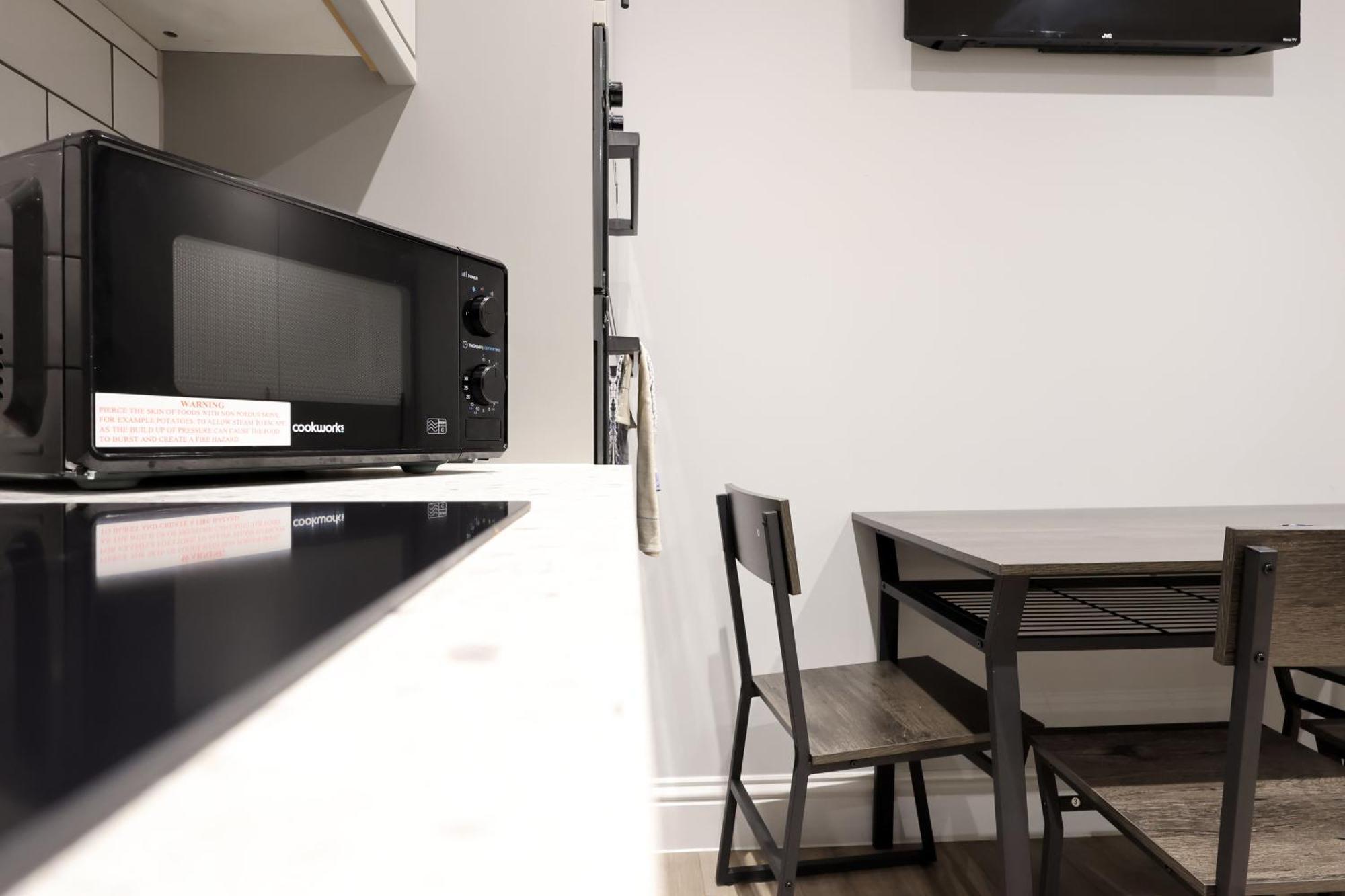 En-Suite Double Rooms, Smart Tv Comfy Style 래넬리 외부 사진