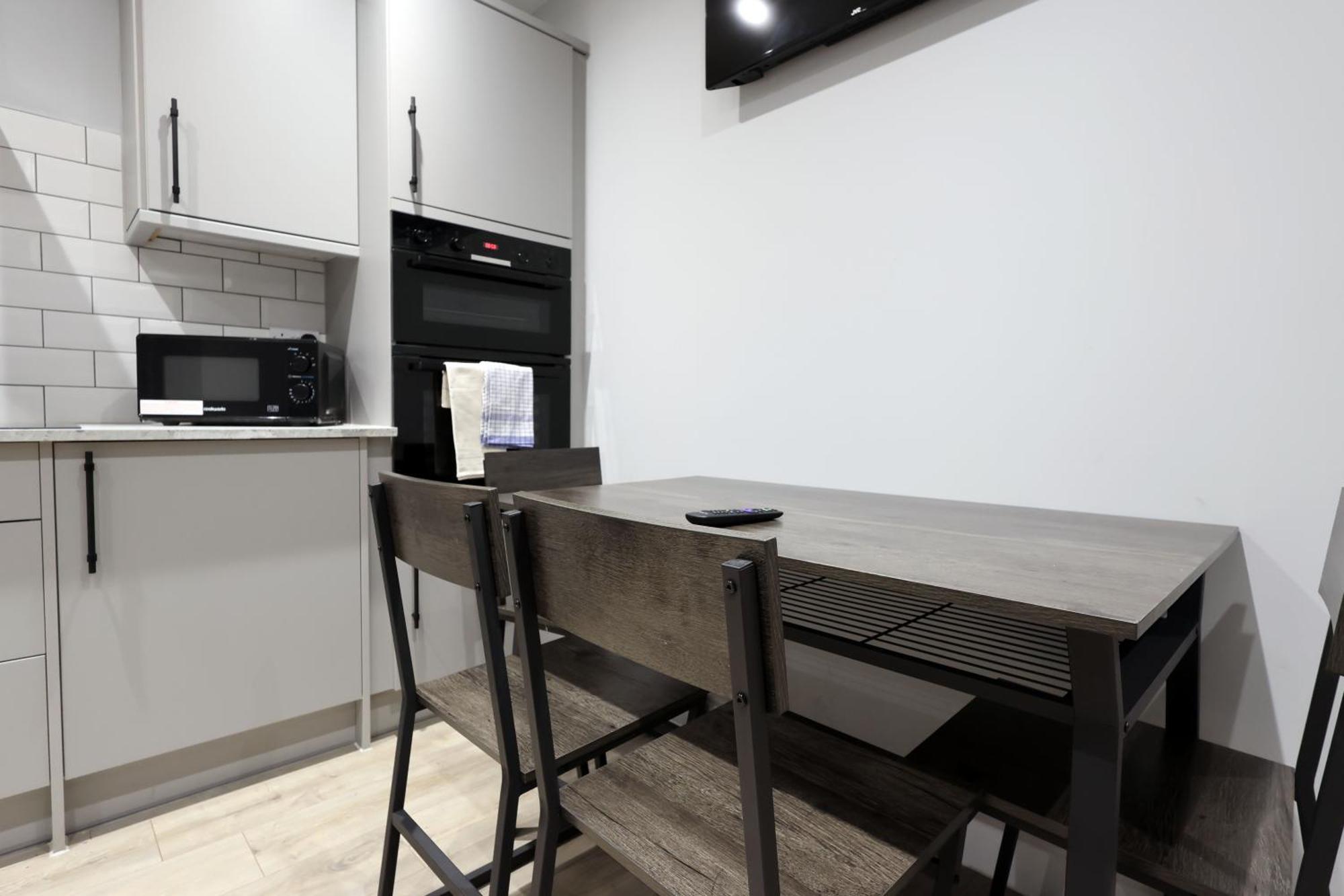 En-Suite Double Rooms, Smart Tv Comfy Style 래넬리 외부 사진