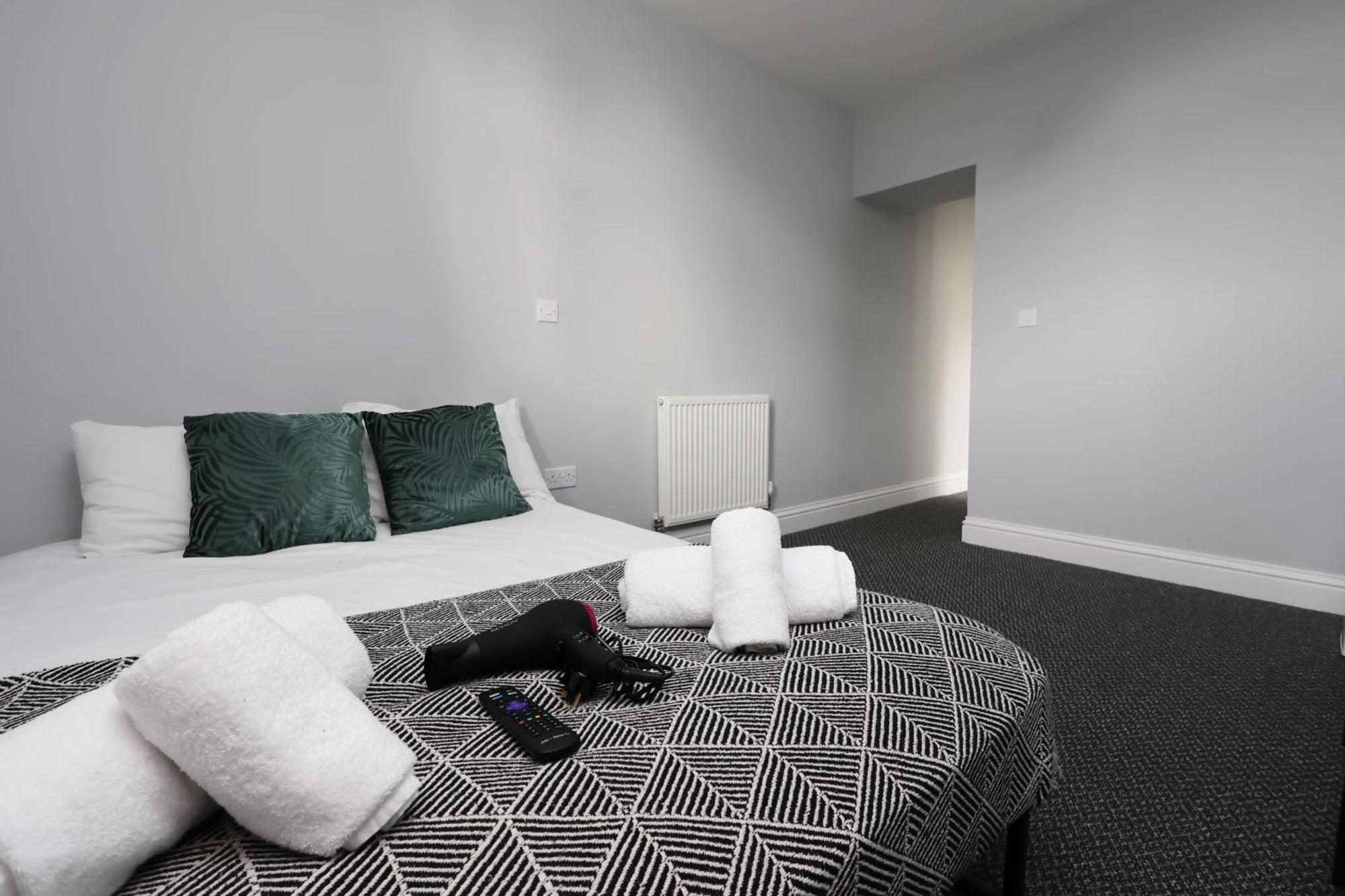 En-Suite Double Rooms, Smart Tv Comfy Style 래넬리 외부 사진